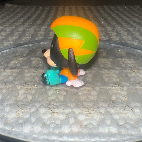 Disney Goofy Doorable Let’s Party Edition - Picture 2 of 6